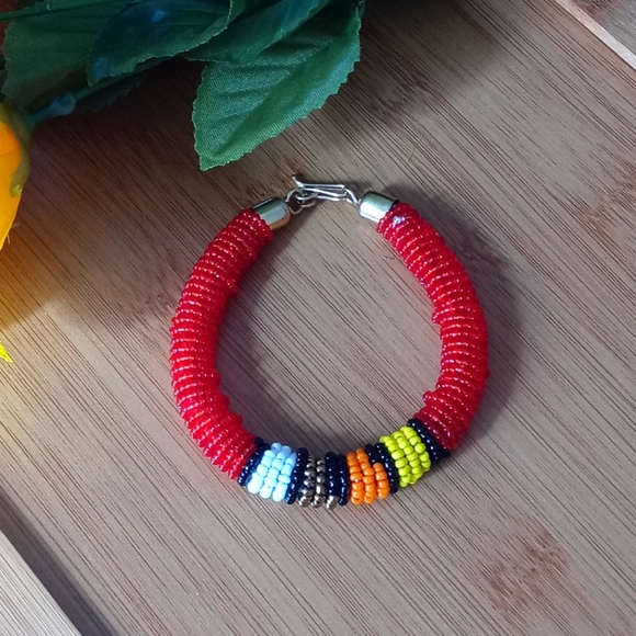 1PC Beautiful African Red Maasai Beaded Bracelet - Picture 8 of 8